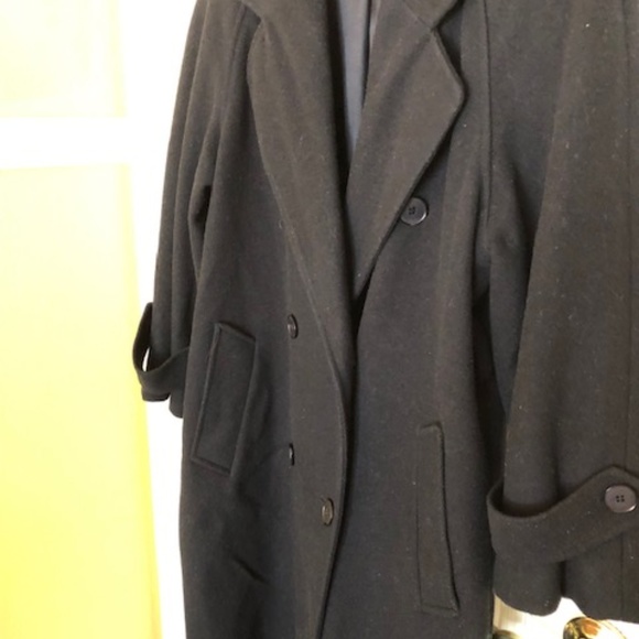 Woman’s Long Wool Coat – Vintage – Preowned - Picture 4 of 8